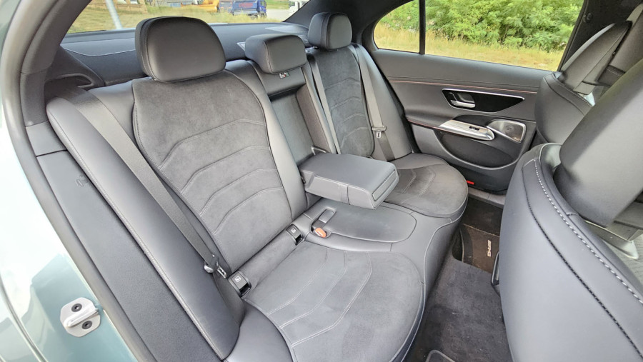 Test: Mercedes E220d 4MATIC – tradicionalno u modernom