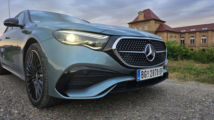 Test: Mercedes E220d 4MATIC – tradicionalno u modernom