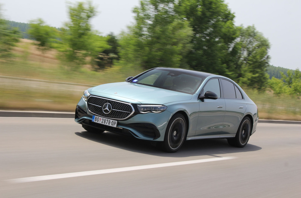 Test: Mercedes E220d 4MATIC – tradicionalno u modernom