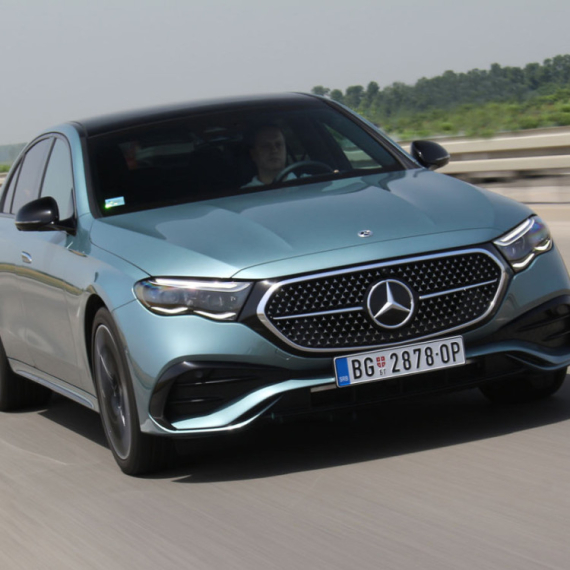 Test: Mercedes E220d 4MATIC – tradicionalno u modernom