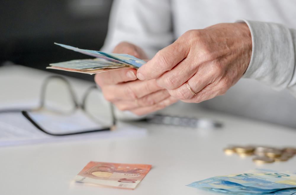 "Moramo duže da radimo": Pomeraju starosnu granicu za penziju?