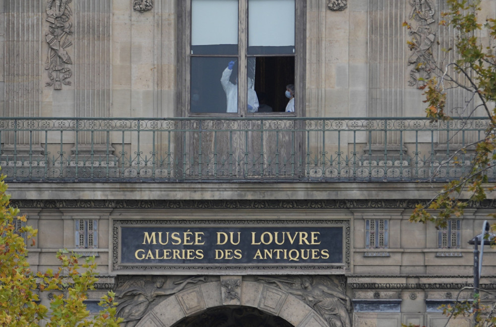 Luvr ponovo otvoren dan nakon pljačke: Deo muzeja ostaje zatvoren FOTO/VIDEO