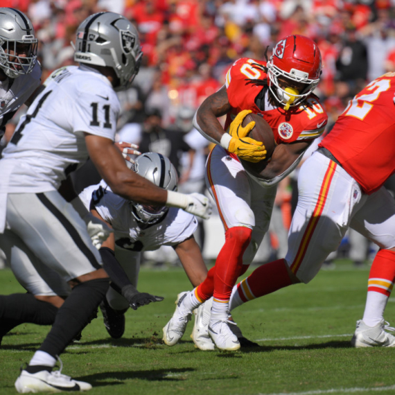 Čifsi "zgazili" Rejderse – Steford kao niko nikada