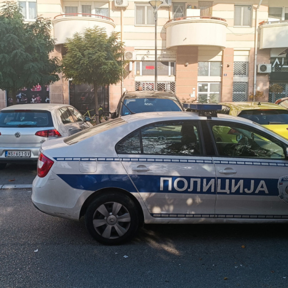 Prve slike sa mesta užasa u Novom Sadu: Beba pronađena u lokvi krvi FOTO/VIDEO