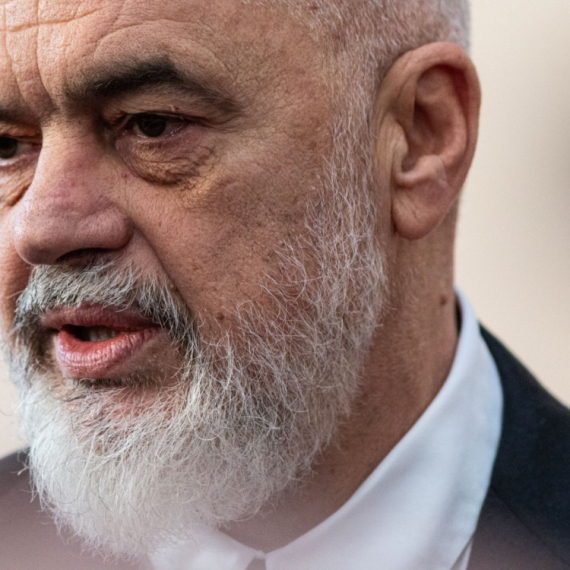 Edi, šta se dešava?