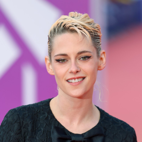 Zbogom plavoj kosi: Napravila je najdramatičniju transformaciju u karijeri FOTO