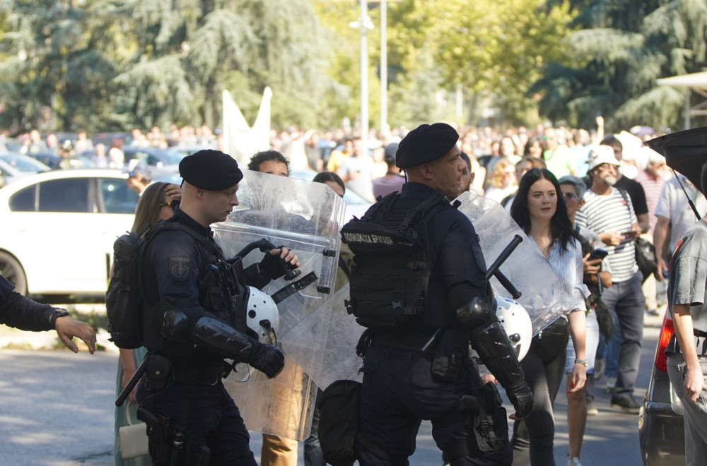 Blokaderski mediji pod diktatom Dragana Šolaka pokazali pravo lice: Nema tuge, samo mržnja VIDEO