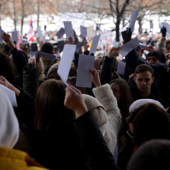 Dinkova ekipa poručila lažnoj anketnoj komisiji: Vi ste interesna grupacija i niste dobrodošli u Novom Sadu