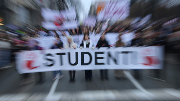 "Blokaderi obmanjuju građane"; Veselinović: Prvo lažno obećanje "Studentske liste" FOTO