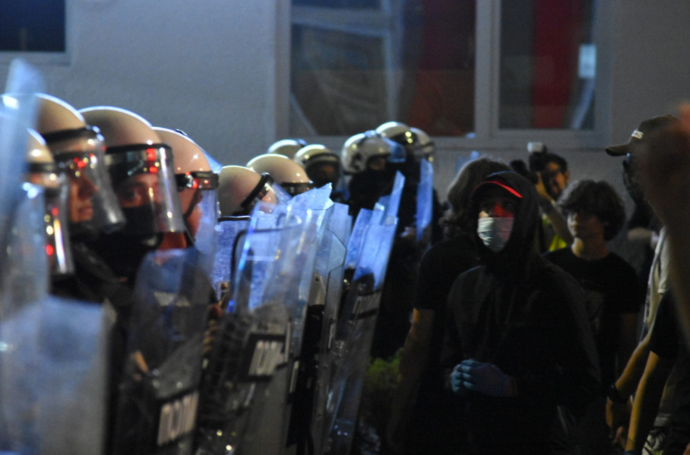 Totalni rat blokadera: Opleli redom Kovačevića, Tanasija, omladine stranaka FOTO