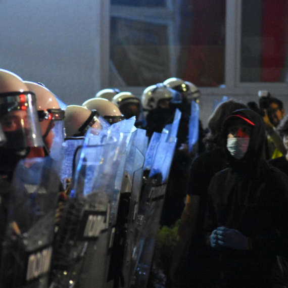 Totalni rat blokadera: Opleli redom Kovačevića, Tanasija, omladine stranaka FOTO