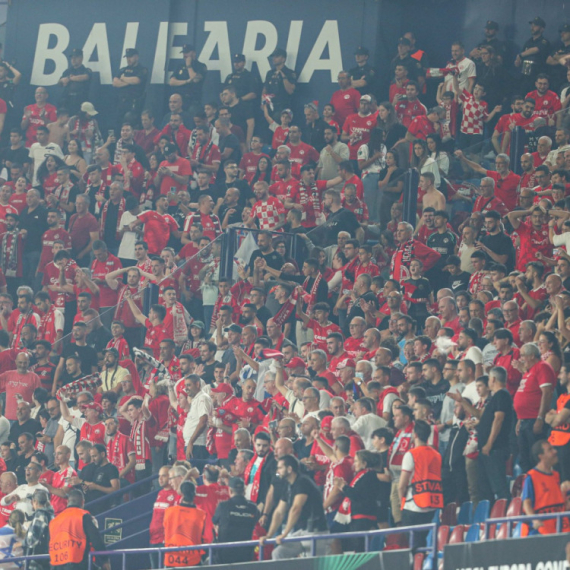 Epilog neodigranog derbija: Na desetine povređenih – među njima i policajci VIDEO