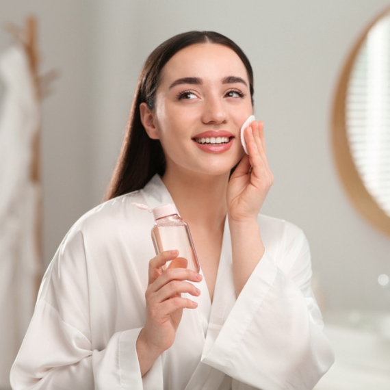 Zrela i osetljiva koža će vam biti zahvalna: Novi trend u čišćenju lica koji ćete obožavati