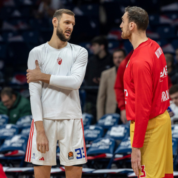 Zvezda jača za centra! VIDEO