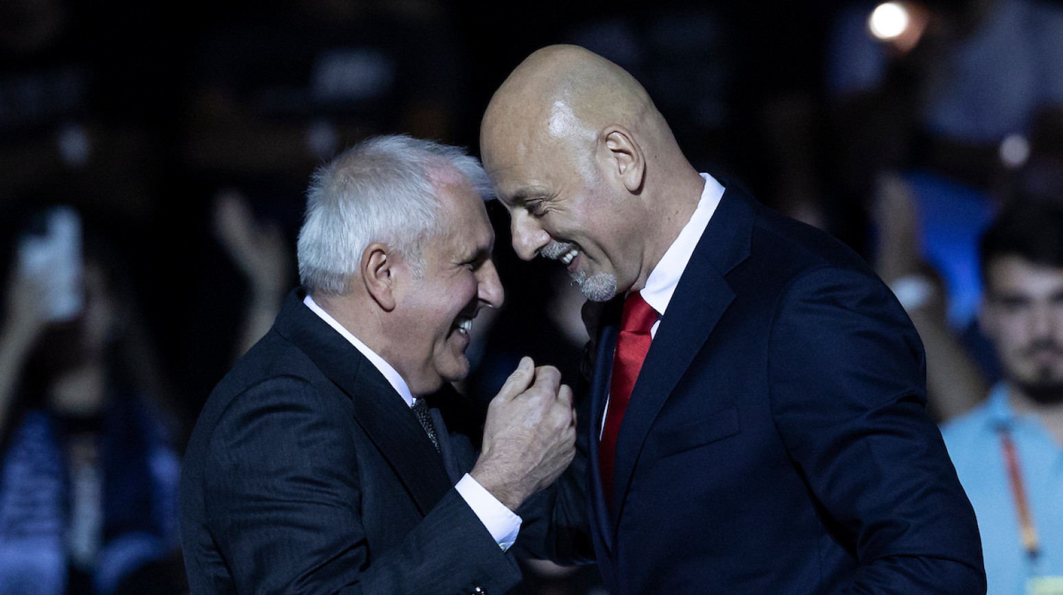 Navijači su rekli svoje: Zvezda bolja od Partizana, a Saša od Željka