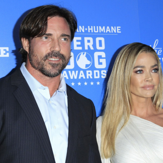 Suprug Deniz Ričards optužen za više krivičnih dela FOTO