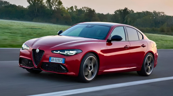 Alfa menja planove: Giulia i Stelvio "živeće" duže nego što se očekivalo