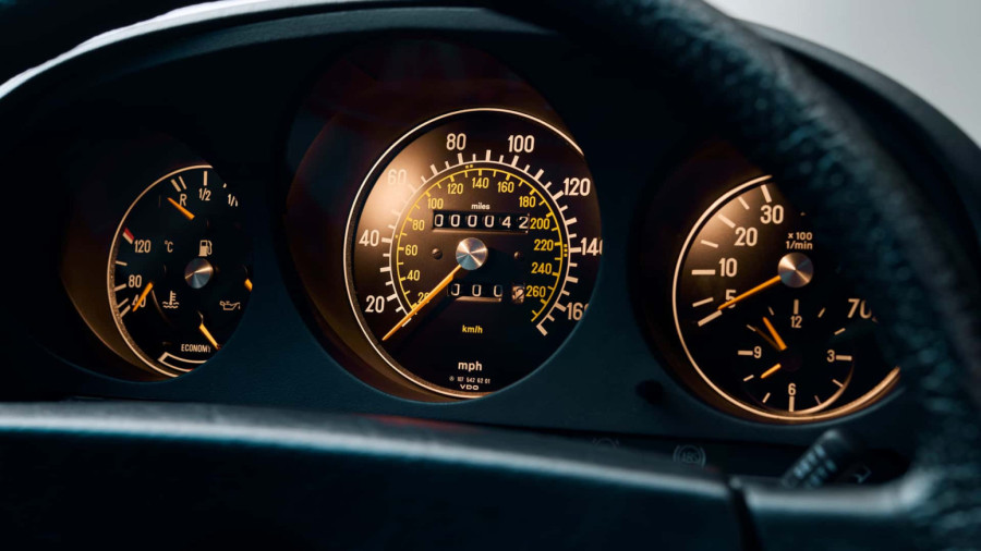 Putovanje kroz vreme: Neverovatno očuvan Mercedes otkriven nakon 42 godine FOTO