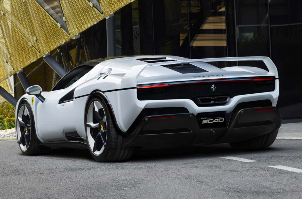 Može biti samo jedan: Ferrari odao počast legendarnom F40 – novi SC40 je unikat! FOTO