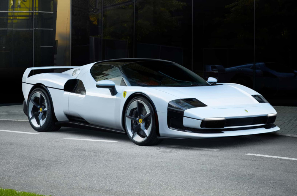 Može biti samo jedan: Ferrari odao počast legendarnom F40 – novi SC40 je unikat! FOTO