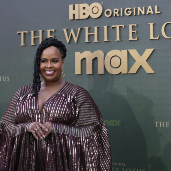 Zvezda "Belog lotosa" uvredila Trampa: "Ti si smeće" FOTO