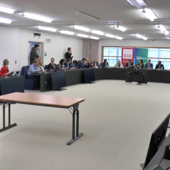 Debakl opozicije; Događaj "Anketne komisije" u EP u Strazburu potpuni promašaj