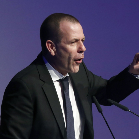 Evroposlanik Vilimski: Vučić ne može biti kriv za tragediju, protesti finansirani spolja da bi ga srušili