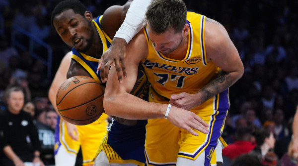 Dončić uzalud dominirao – Lejkersi pali na domaćem parketu! VIDEO