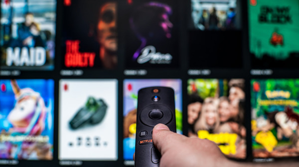 Netflix otkazao restart kontroverzne serije: Gledaoci slave VIDEO