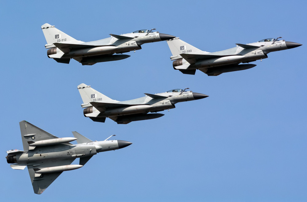 Kupuju 42 borbena aviona od Kine: Stiže "Vigorous Dragon"