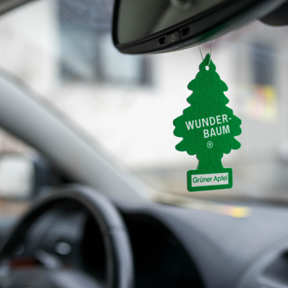 Napravili osveživač vazduha sa mirisom benzina – za nostalgične vozače strujaša VIDEO