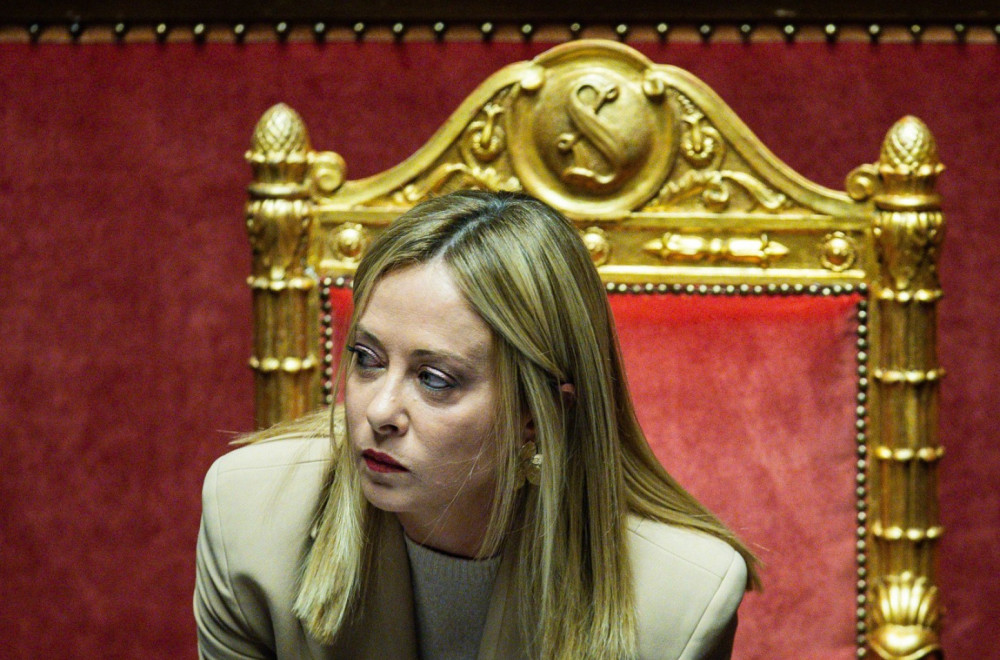 Meloni u problemu: Opozicija traži odgovornost zbog napada na predsednika