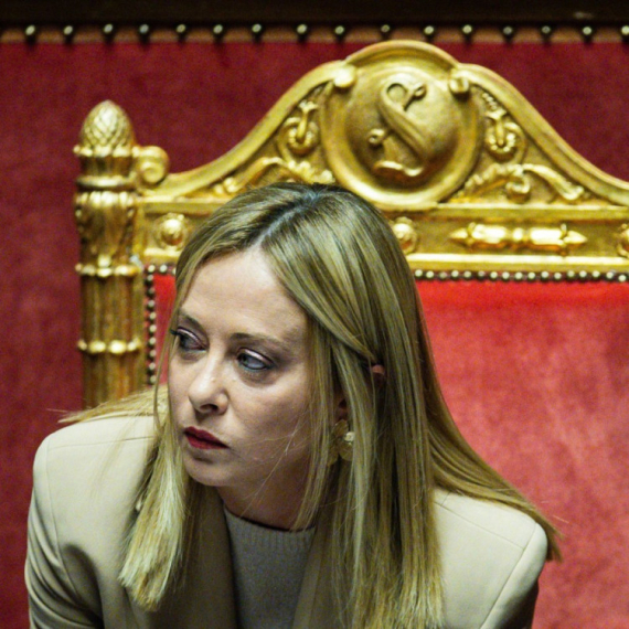 Meloni u problemu: Opozicija traži odgovornost zbog napada na predsednika