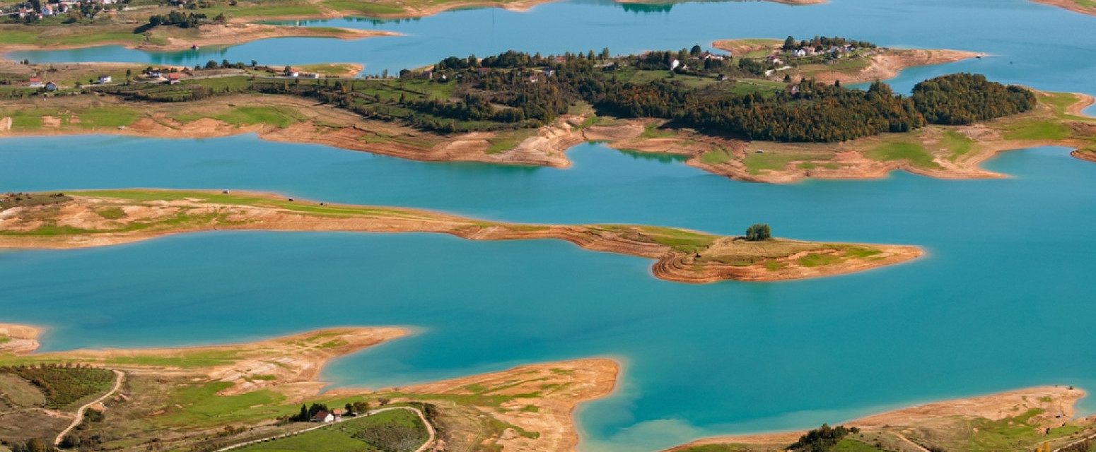 Gde za vikend ove jeseni? Ramsko jezero je kao iz bajke, a nalazi se nadomak Srbije VIDEO