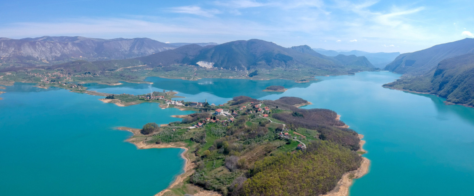 Ispod najlepšeg jezera na Balkanu nalazi se 20 potopljenih sela FOTO