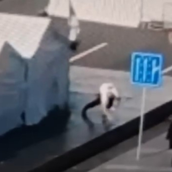 Dačić: Desio se brutalan napad; Napadač kod Skupštine namerno došao da izazove nasilje, motiv politički