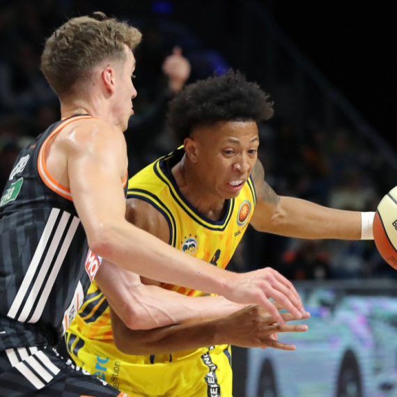 Dubai ne staje – stigao novi bek!