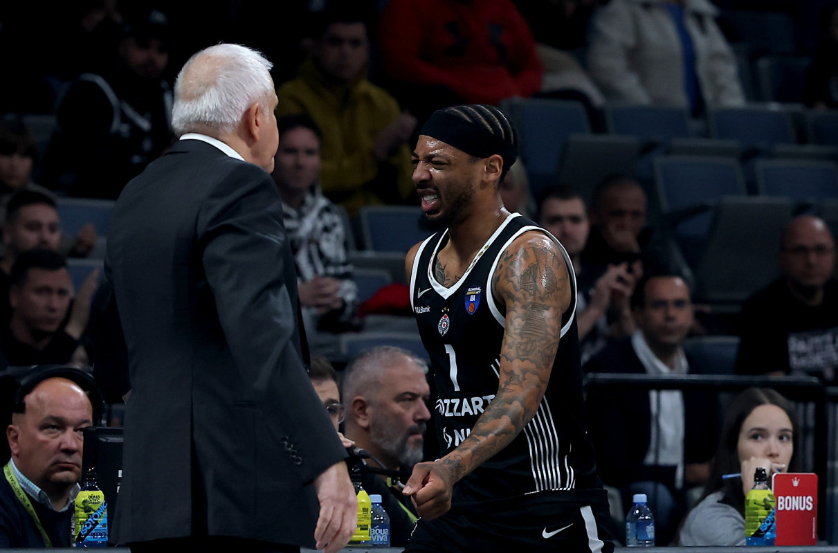 Karlik se oglasio: "Vraćam se!" FOTO