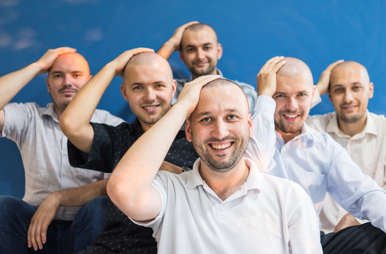 Ljudi se masovno šišali do glave zbog vanzemaljaca VIDEO