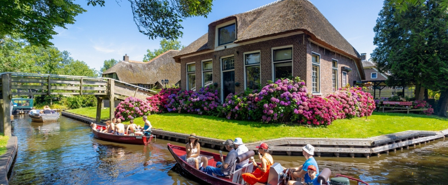 Selo iz snova gde nema buke, saobraćaja ni stresa – "Holandska Venecija" je pravi mali raj na zemlji VIDEO