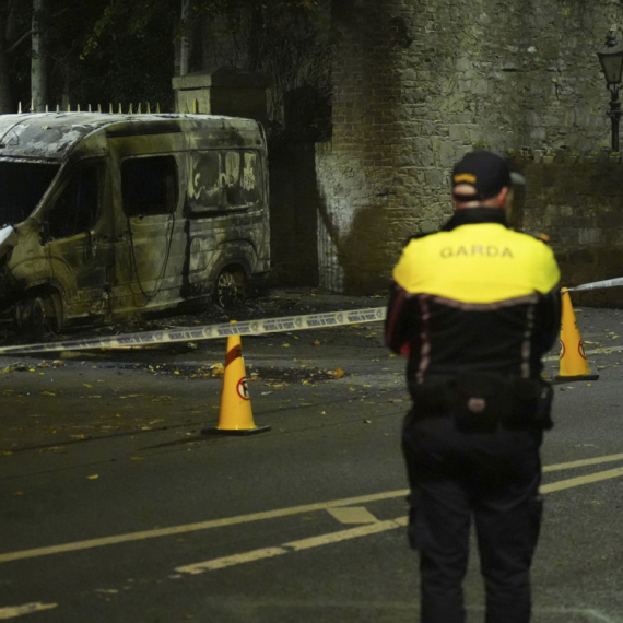 Irci se ne smiruju; U Dablinu opet haos –  17 osoba pred sudom, povređena 3 policajaca FOTO/VIDEO