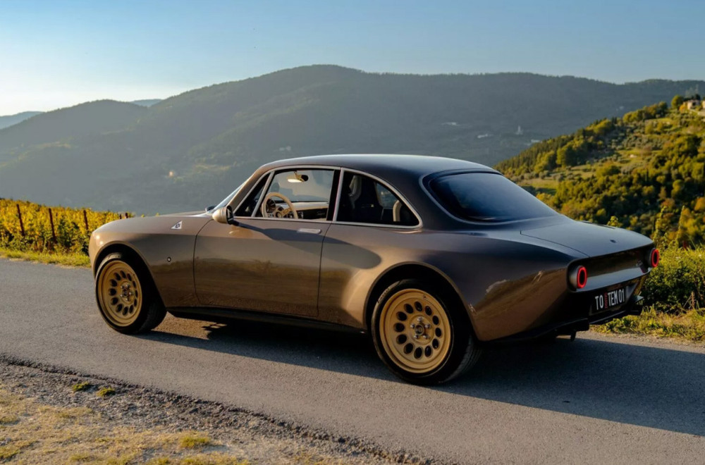 Ovaj Alfa Romeo je toliko lep da bi i Ferrari pocrveneo od zavisti FOTO