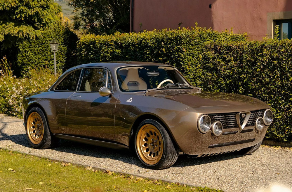 Ovaj Alfa Romeo je toliko lep da bi i Ferrari pocrveneo od zavisti FOTO