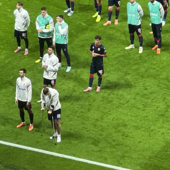 Arnautović na štakama VIDEO