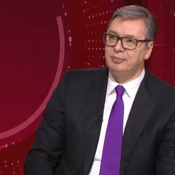 Vučić: Godinu dana trpimo jezivo nasilje; Došao je i upucao čoveka, devet metaka je letelo u vazduh