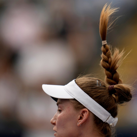 Ribakina ubedljiva, Noskova dobila polufinale na poklon