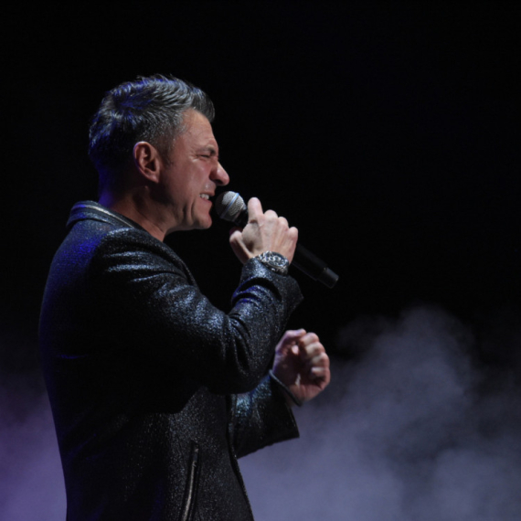 Oglasio se pevač Amadeus benda nakon što je hitno hospitalizovan