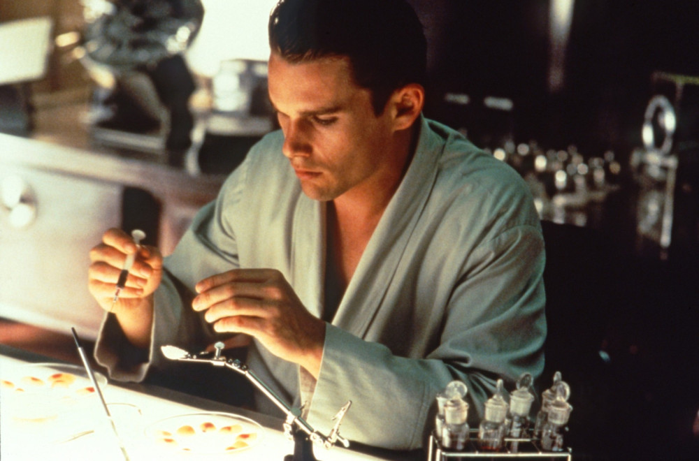 Distopijski film sa Itanom Hokom i Džudom Loom je prošao nezapaženo: Danas se smatra klasikom devedestih