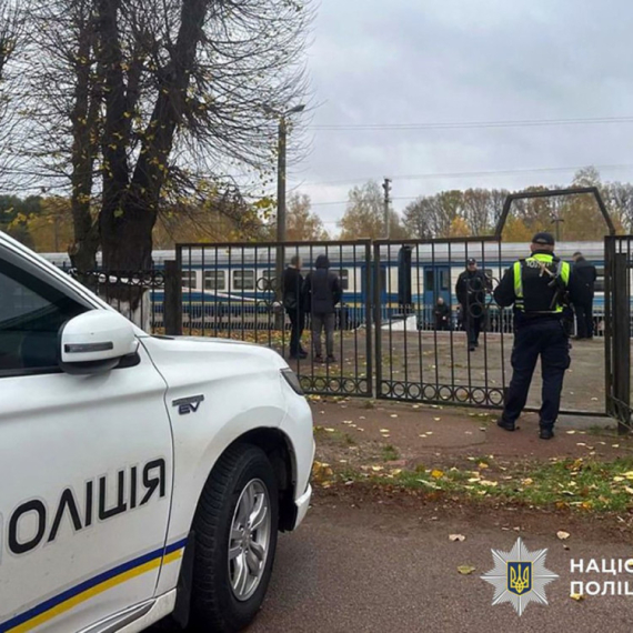 Muškarac detonirao granatu na železničkoj stanici: Ima mrtvih i povređenih; Izdata poternica FOTO