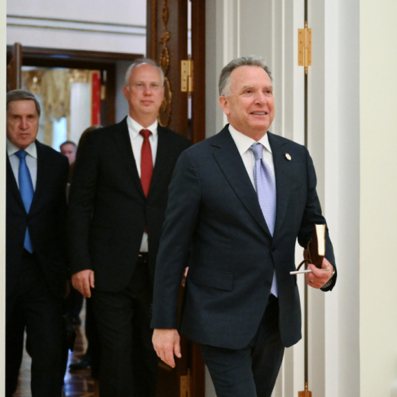 Dimitrijev na razgovore u SAD doneo bombone sa Putinovim citatima